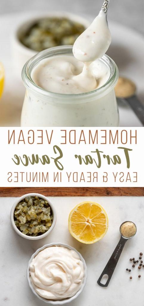 Μια σπιτική vegan ταρτάρ σος που απαιτεί μόλις 5 απλά υλικά και είναι εύκολη στην παρασκευή. Μας αρέσει να τη σερβίρουμε μαζί με τους vegan καβουροκεφτέδες, τα μανιτάρια καλαμάρια, σε σάντουιτς, ακόμα και με τηγανητές πατάτες! #veganmayo #holiday #tartarsauce #relish #lemon #homemade #veganized #5ingredients #howto #musttry #appetizer #side #dip #spread #sauce