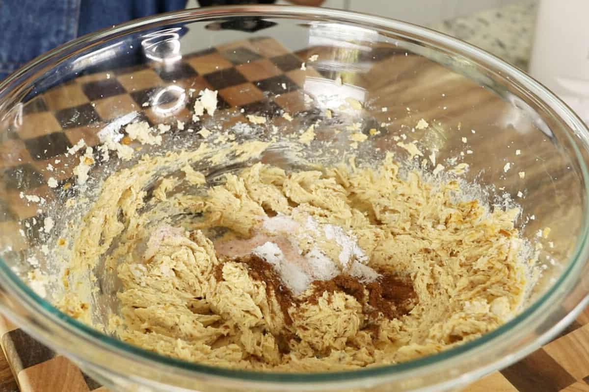 Σνικερντούντλς Κολοκύθας 11 Μπαχαρικά προστίθενται στο μπολ
