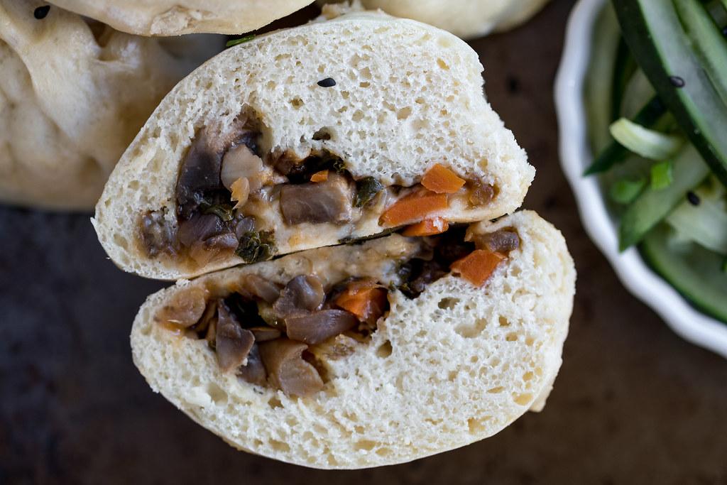 Teriyaki Mushroom Bao Buns + $10 Meal Challenge {oil-free} ocaku.com #oilfree #budgetfriendly #veganbao #steambuns #quickpickles #easyvegan