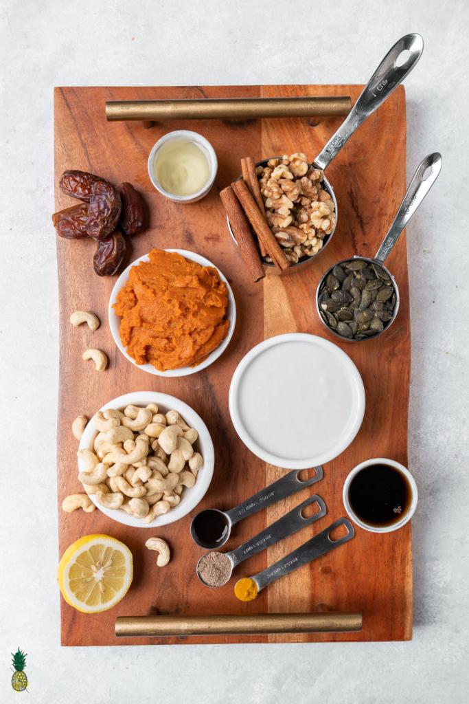 Υλικά για Vegan Τσιζκέικ Κολοκύθας Chai με σαντιγύ
