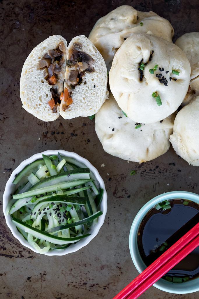 Teriyaki Mushroom Bao Buns + $10 Meal Challenge {oil-free} ocaku.com #oilfree #budgetfriendly #veganbao #steambuns #quickpickles #easyvegan