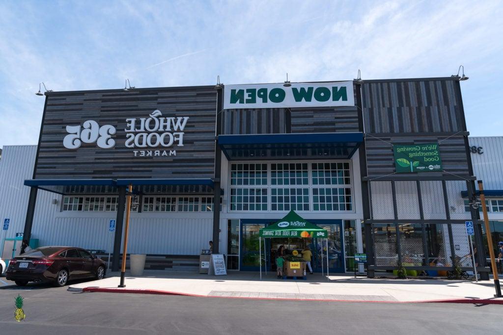 Whole Foods Market 365: Ποιοτικά vegan προϊόντα σε προσιτές τιμές, ιδανικά για την παρασκευή της βίγκαν πατατοσαλάτας.