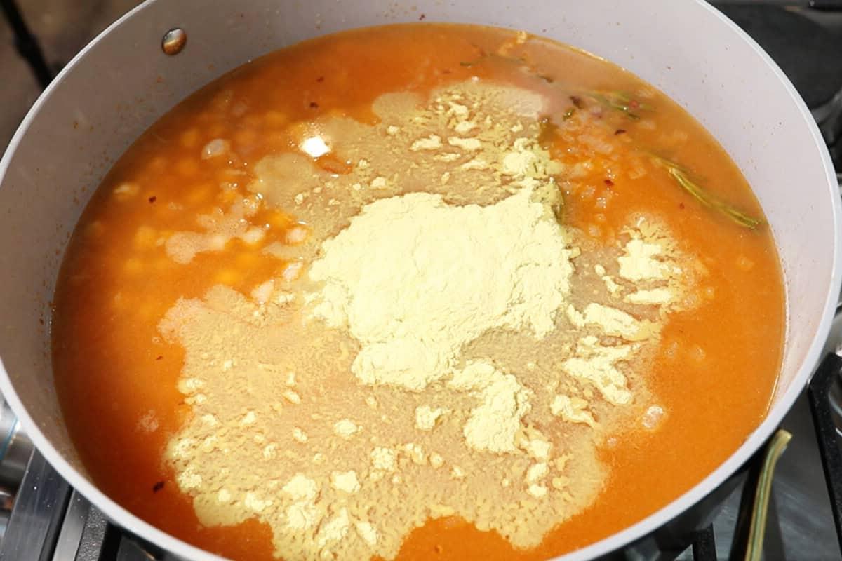 Προσθήκη διατροφικής μαγιάς στην ολλανδική γάστρα