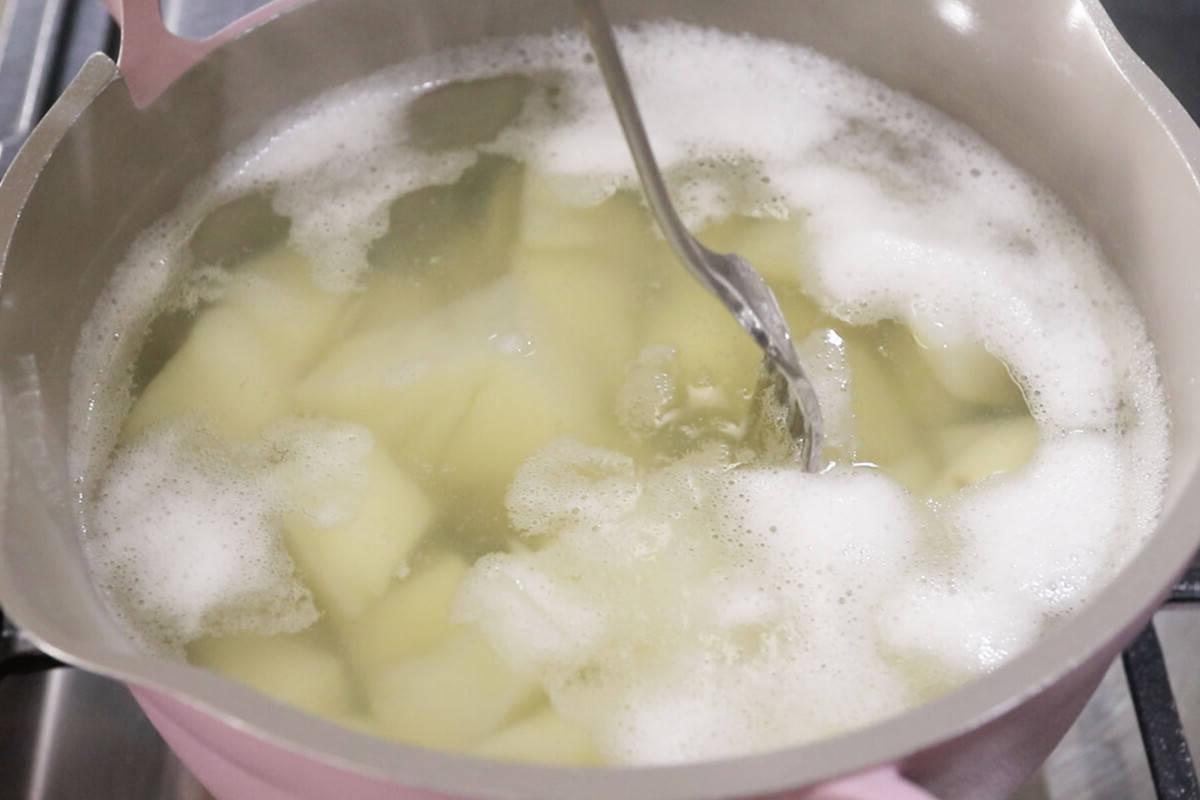 Αφράτα Πατατένια Ψωμάκια 9 πατάτες που μαγειρεύονται σε κατσαρόλα