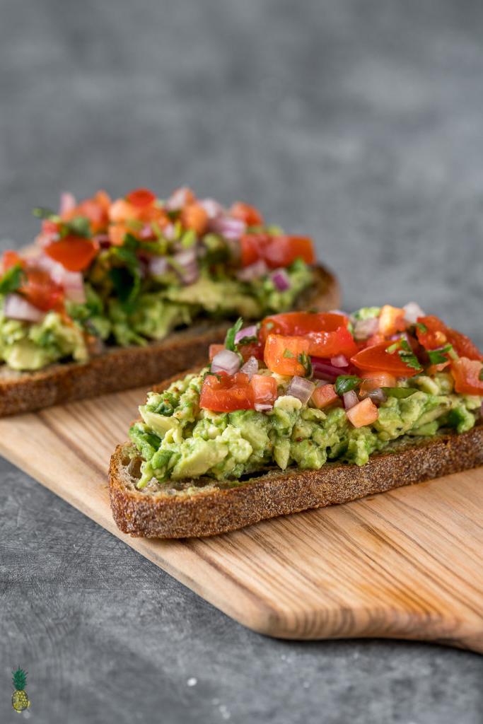 αβοκάντο τοστ με pico de gallo
