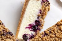 Delicious Blueberry Crumble Cheesecake