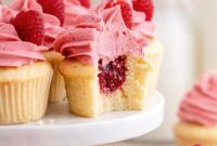 Luscious Raspberry Cupcakes