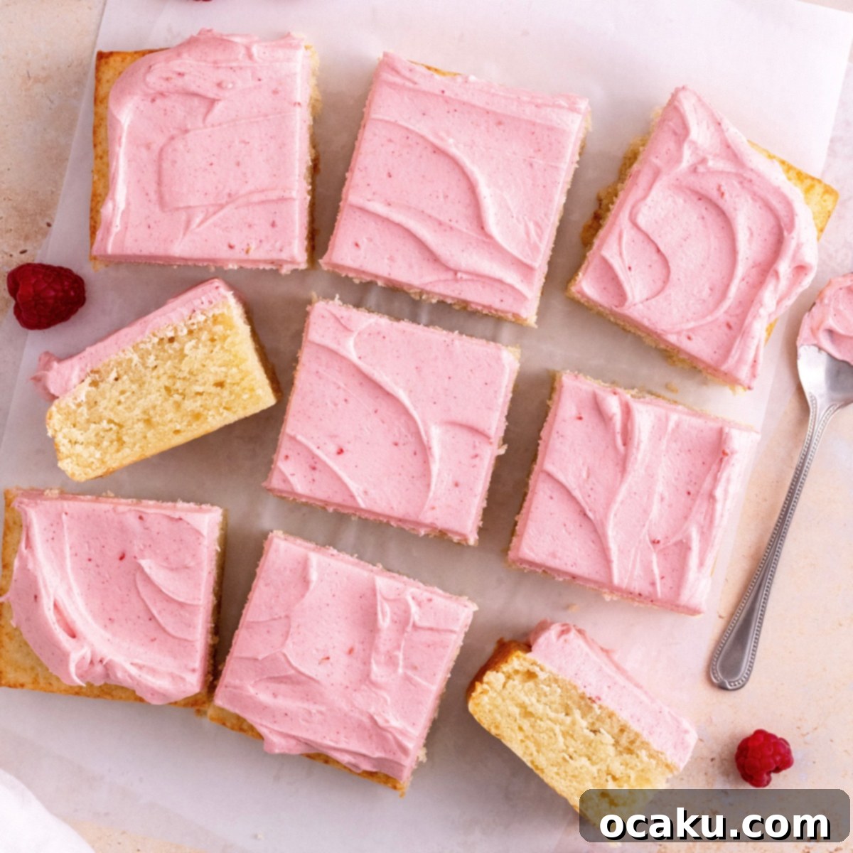 Delicious Almond Raspberry Cake 1 featured 4725