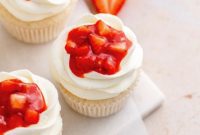 Sweet Strawberry Vanilla Cupcakes