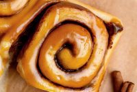 Gooey Caramel Cinnamon Rolls